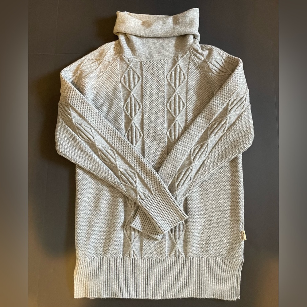 Magellan outdoor women’s turtleneck sweater